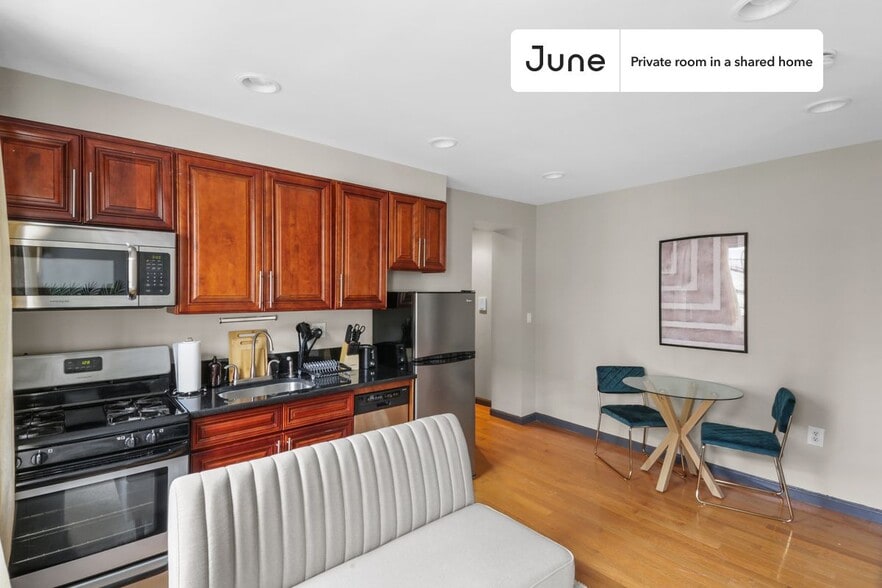 Building Photo - Room in Shared 3 bed/1 bath home in East Village