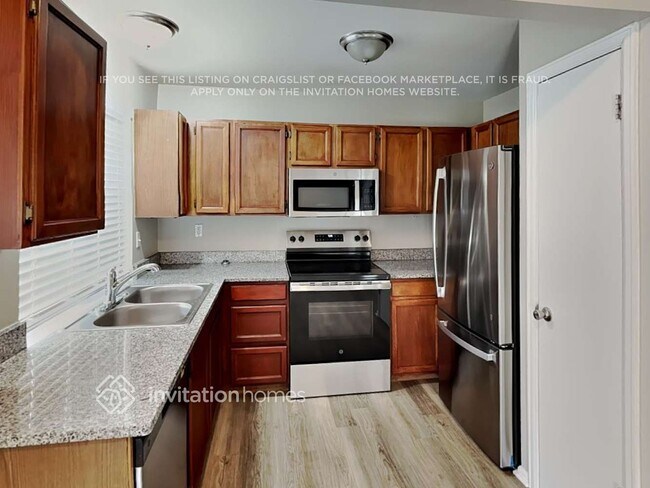 Building Photo - 11180 W 102nd Ave