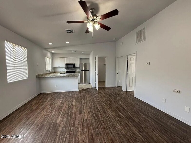 Building Photo - 3324 W Jackson St