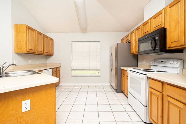 Building Photo - Beautiful Home in Ormond Beach