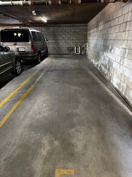 Building Photo - 7305 Milwood Ave