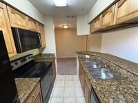 Building Photo - Spacious 1 bedroom/1 bathroom condo at Oasis at Pearl Lake