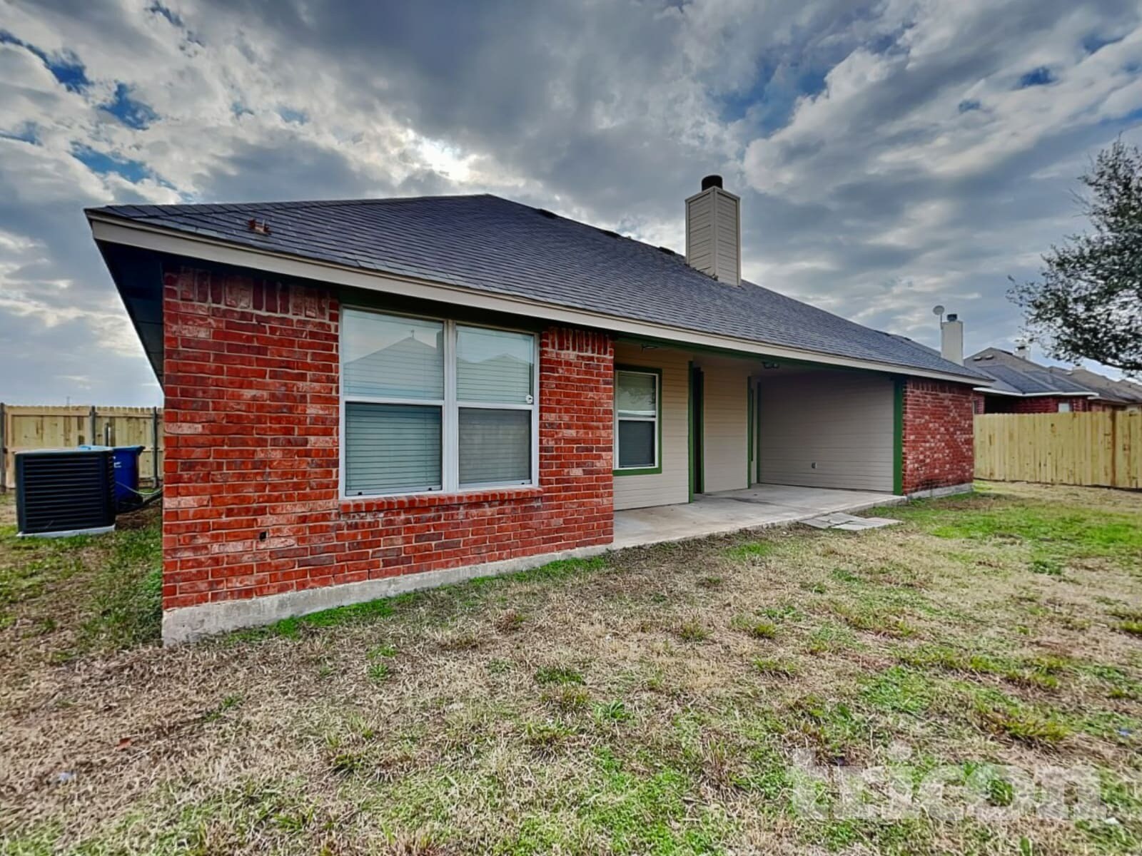 Building Photo - 100 Palomino Dr