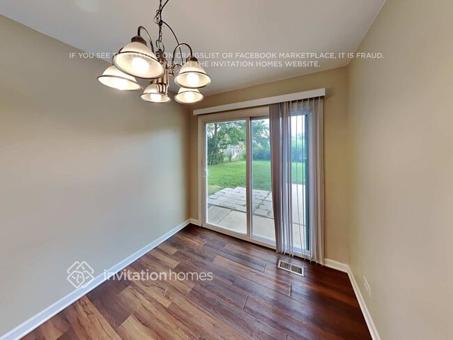 Building Photo - 6899 Meadowbrook Ln