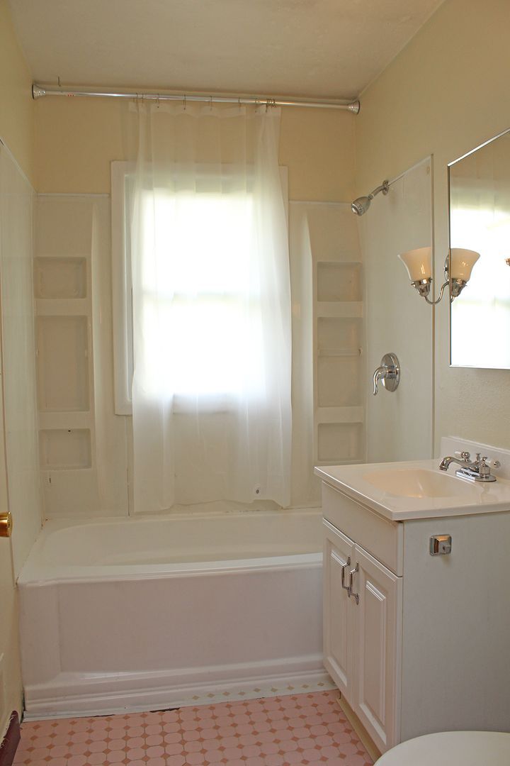 Building Photo - 20-26 NE 56th Ave