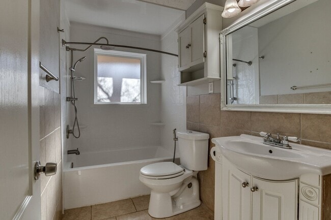 Building Photo - Three bed home in the heart of The Village