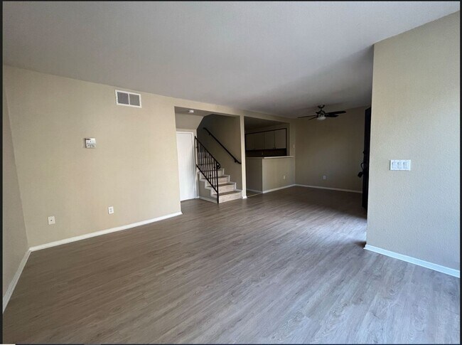 Building Photo - Gorgeous 2BR/2.5BA Condo in University City/Golden Triangle
