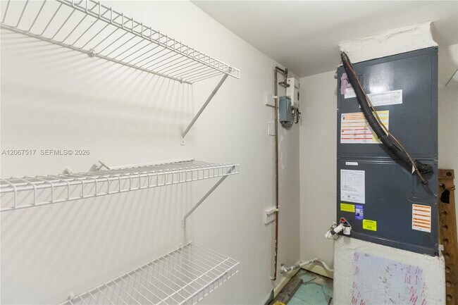 Building Photo - 3703 NE 166th St