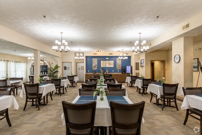 Dining Room - Regency Manor