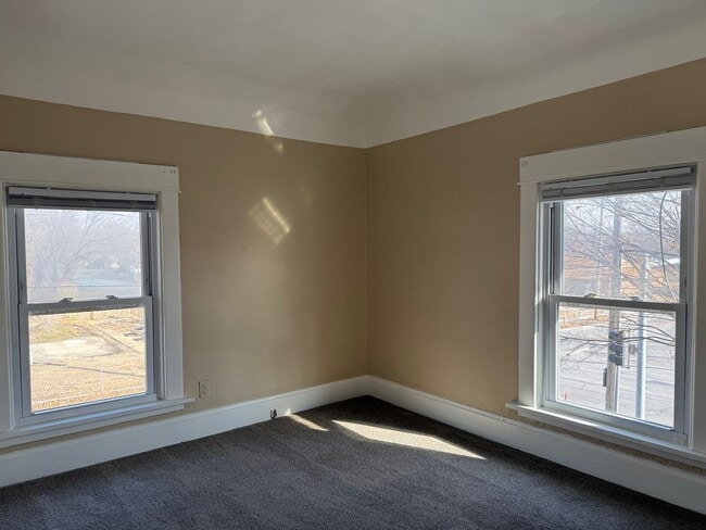 Building Photo - 1464 E 14th St