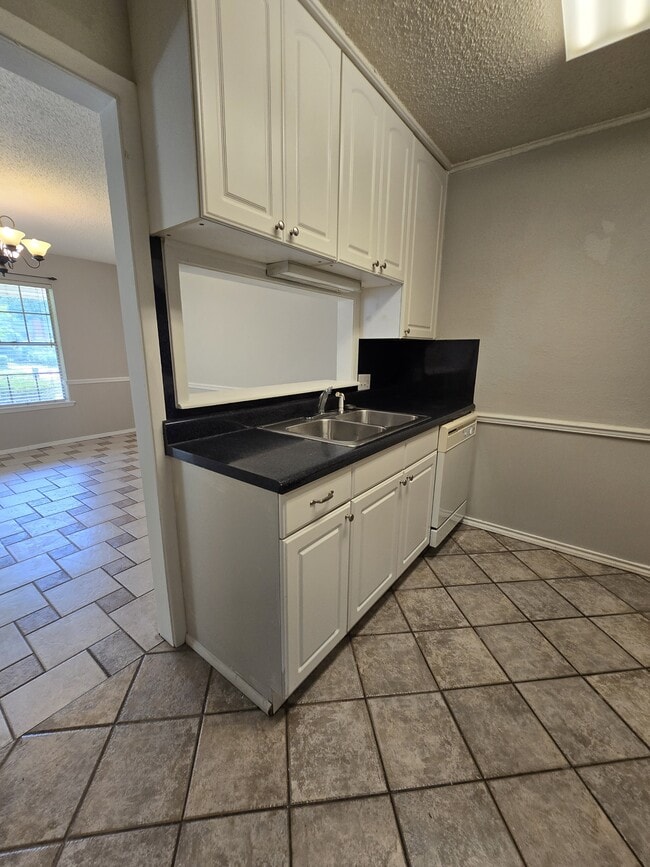 Building Photo - 4624 Leisure Ln