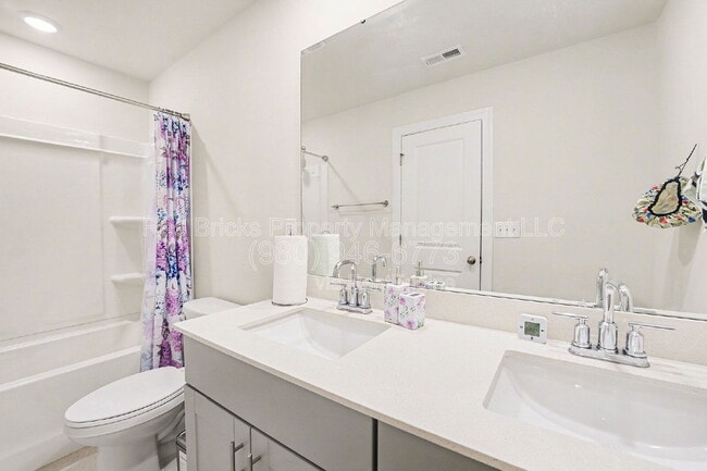 Building Photo - 11948 Red Leaf Dr