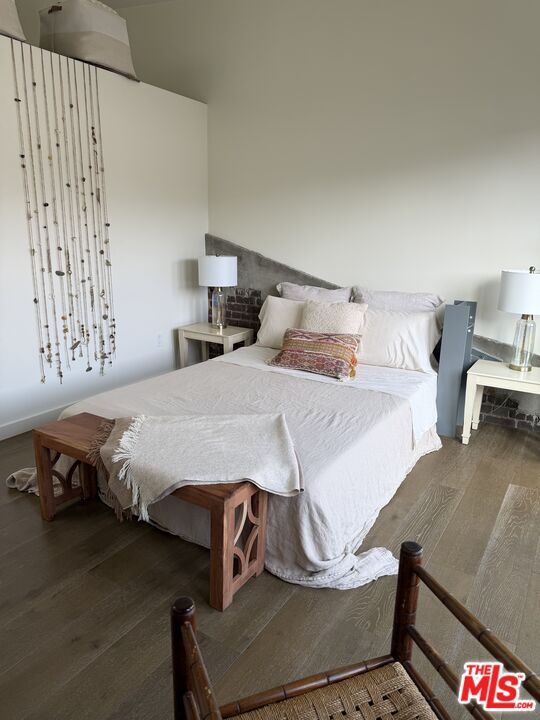 Building Photo - 940 E 2nd St