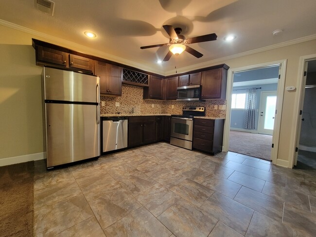 Building Photo - 12304 NW Fox Creek Drive