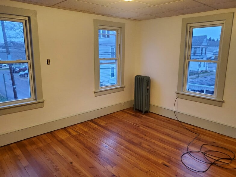 bedroom 3 - 729 Catherine St