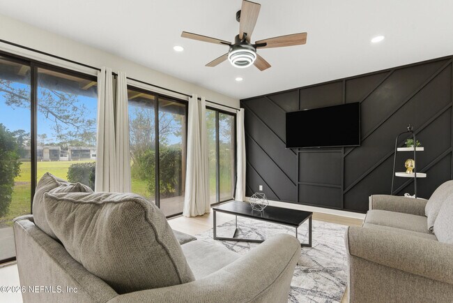 Building Photo - 7602 Las Palmas Way
