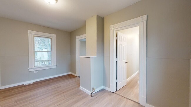 Building Photo - 3218-22 Walton