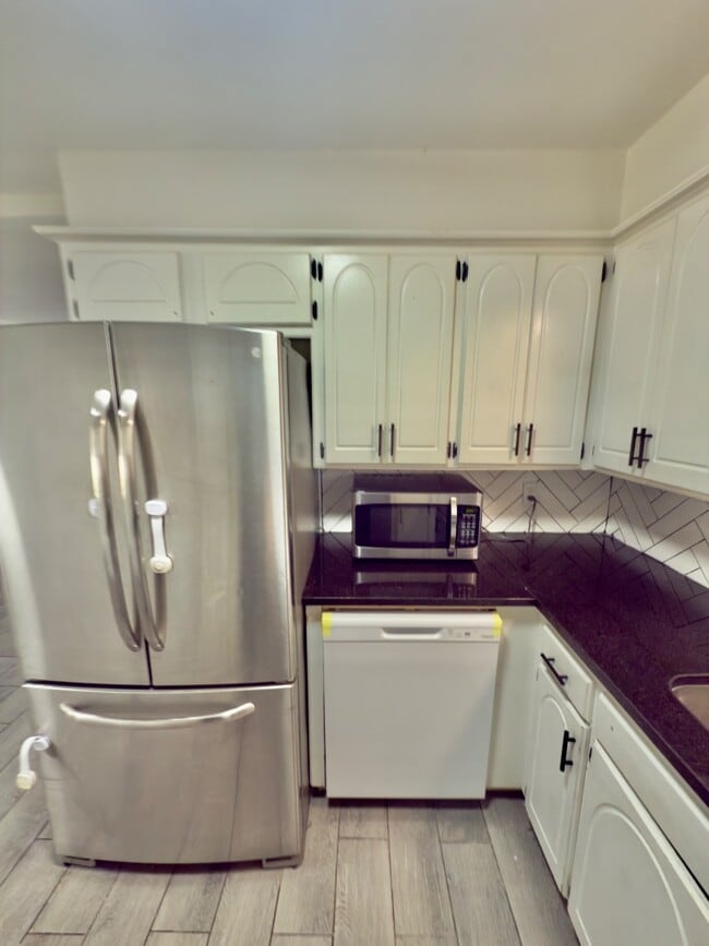 Building Photo - 4312 Meadowpark Dr