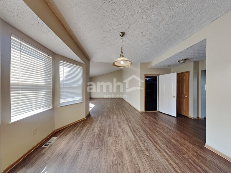 Building Photo - 3569 Quickwater Rd