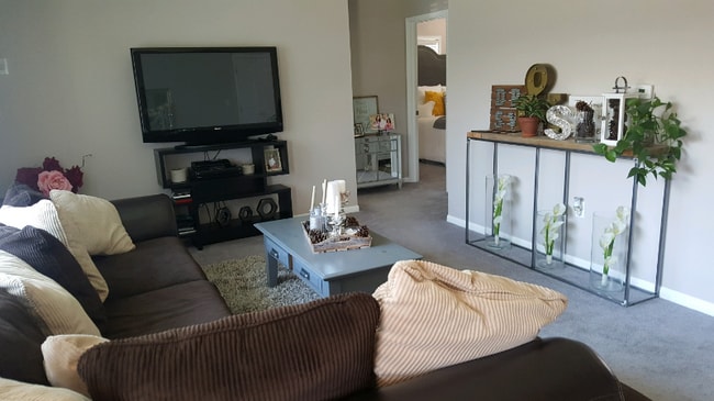 Building Photo - 133 S 18th Ave