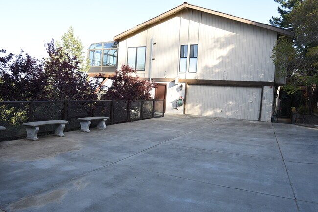 Building Photo - 15 Anson Rd