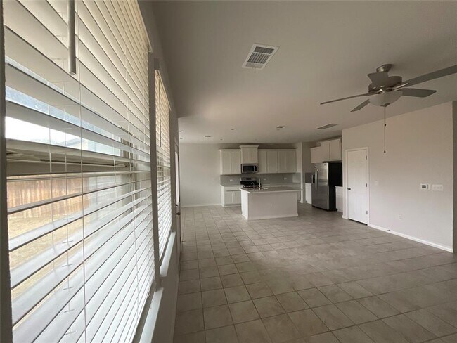 Building Photo - 7601 Albany Dr