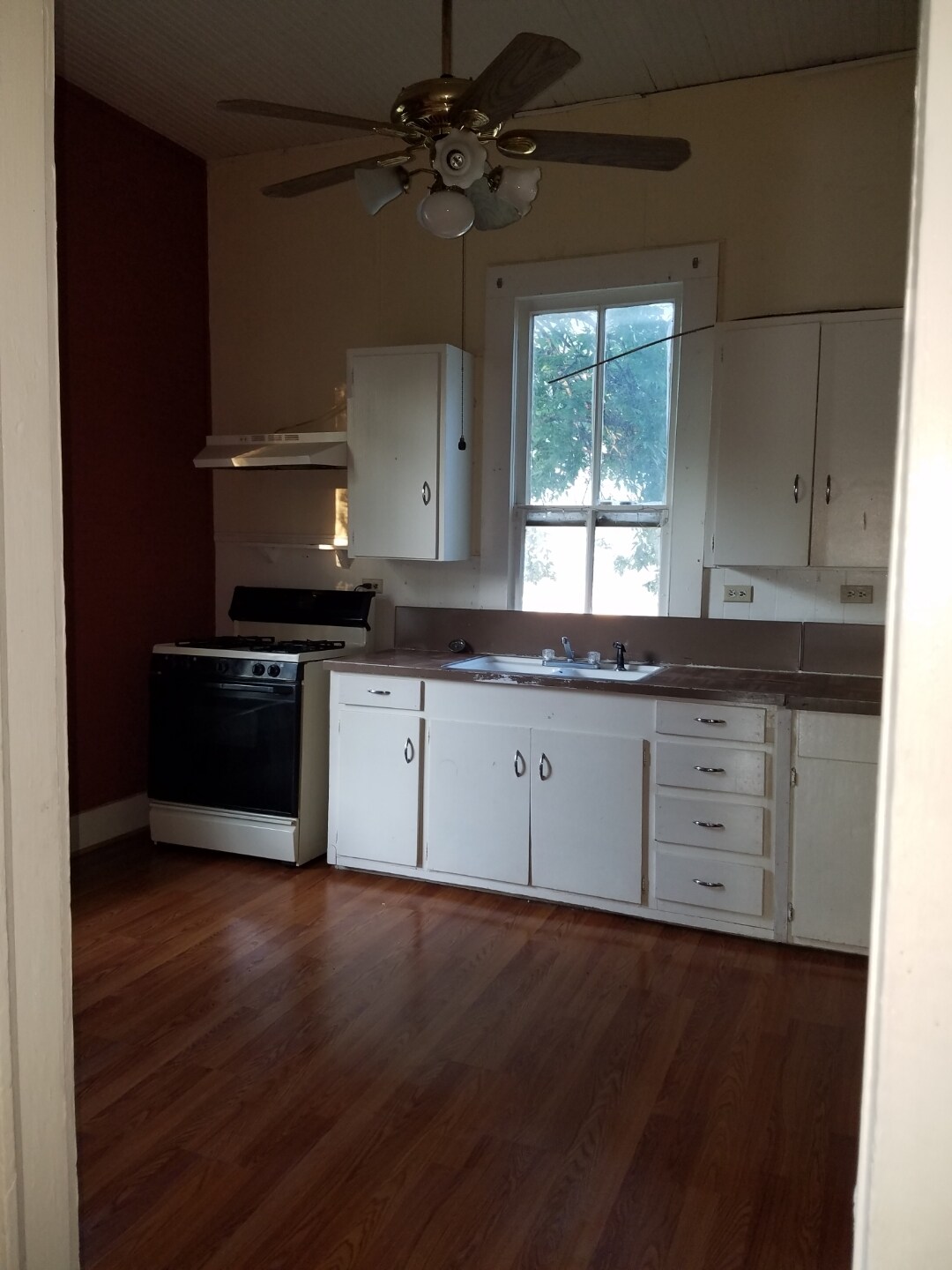 Building Photo - 322 Shaw St