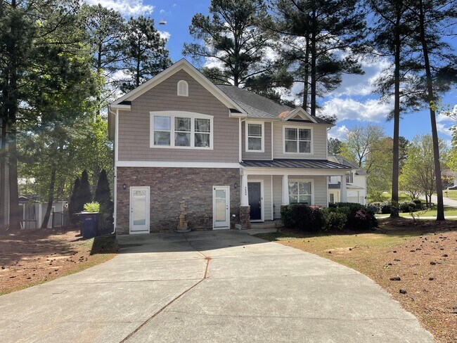 Building Photo - 2600 Taton Ct