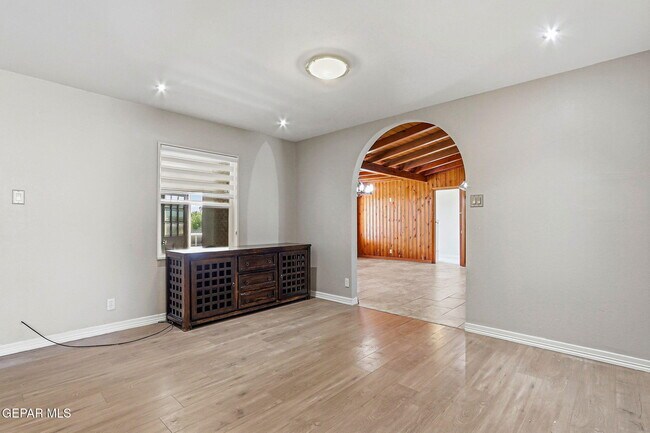 Building Photo - 4312 Wallington Dr