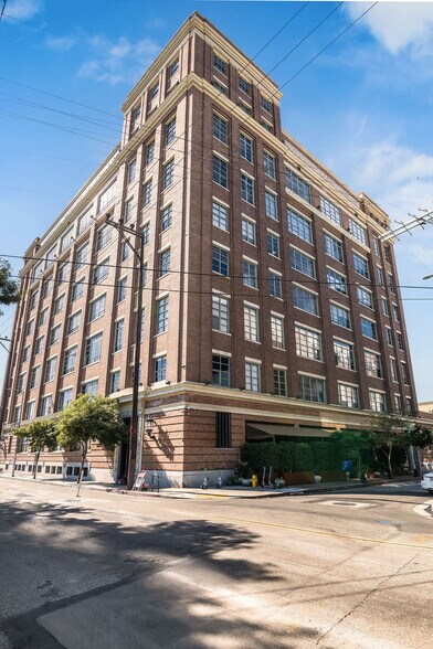 Building Photo - 1850 E Industrial St