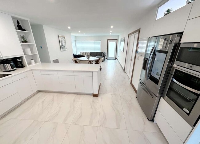 Building Photo - 2216 NW 4th Ave