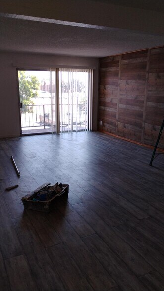 Building Photo - 5460 White Oak Ave