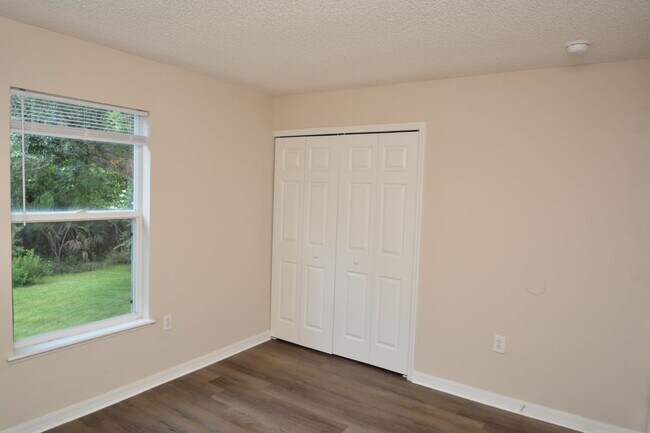 Building Photo - 47 Buttermill Dr