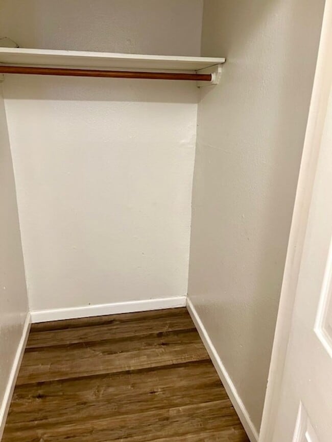 Building Photo - Midtown 3 Bed Apt. w/ 2 Car Garage