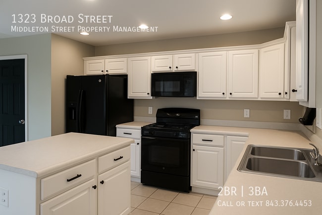 Building Photo - 1323 Broad St