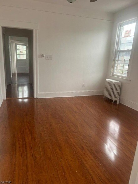 Building Photo - 673 Clifton Ave