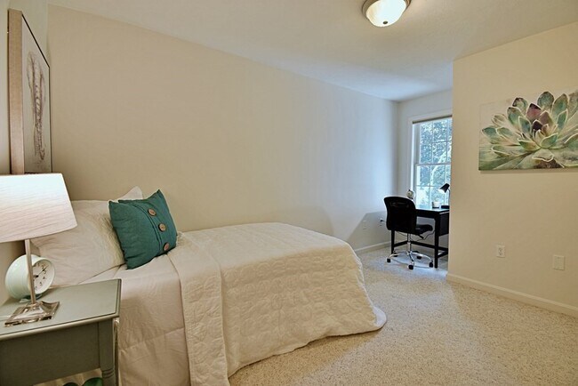 Building Photo - 19 Ptarmigan Dr