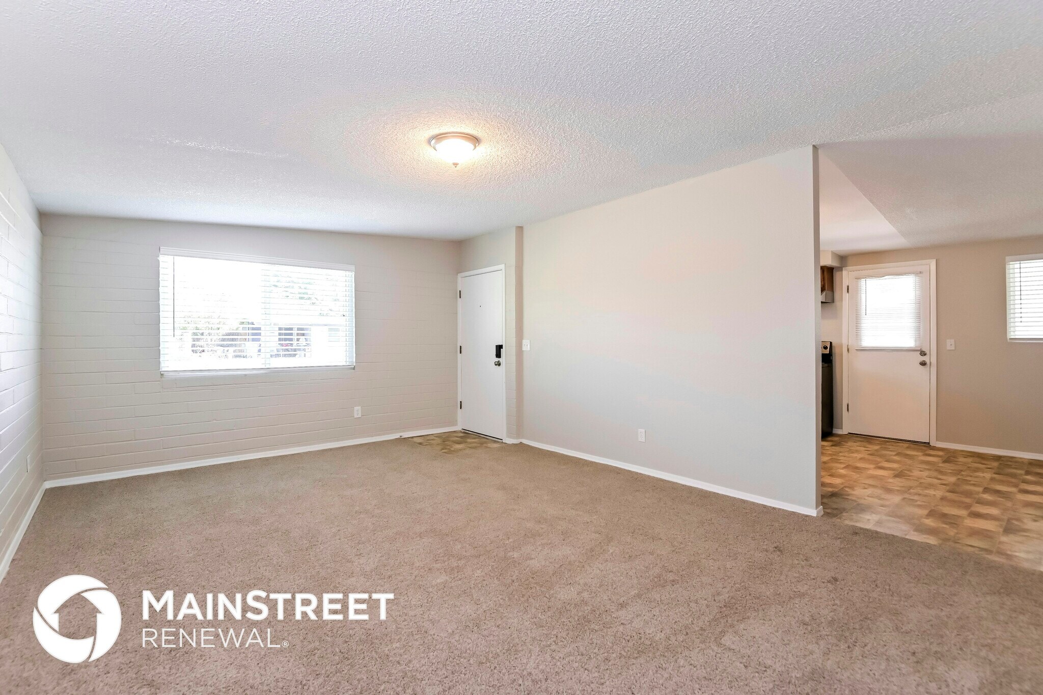 Building Photo - 8601 E Mormon Dr