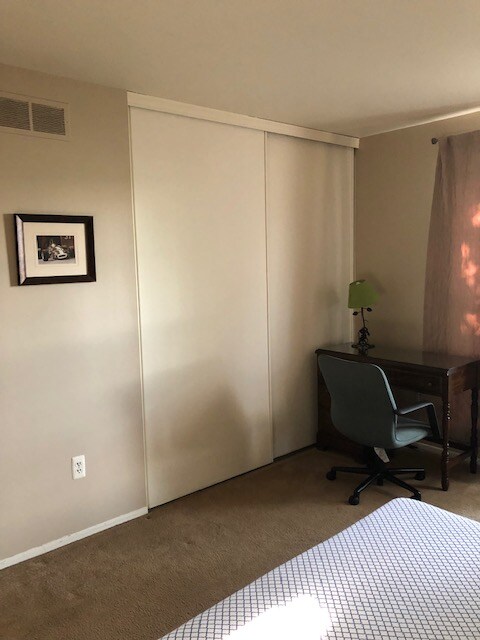 Building Photo - 2680 Roundtree Dr