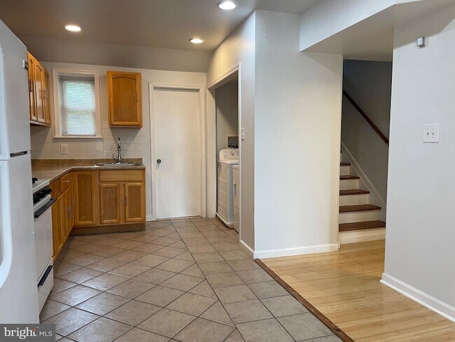 Building Photo - 2427 N 10th St