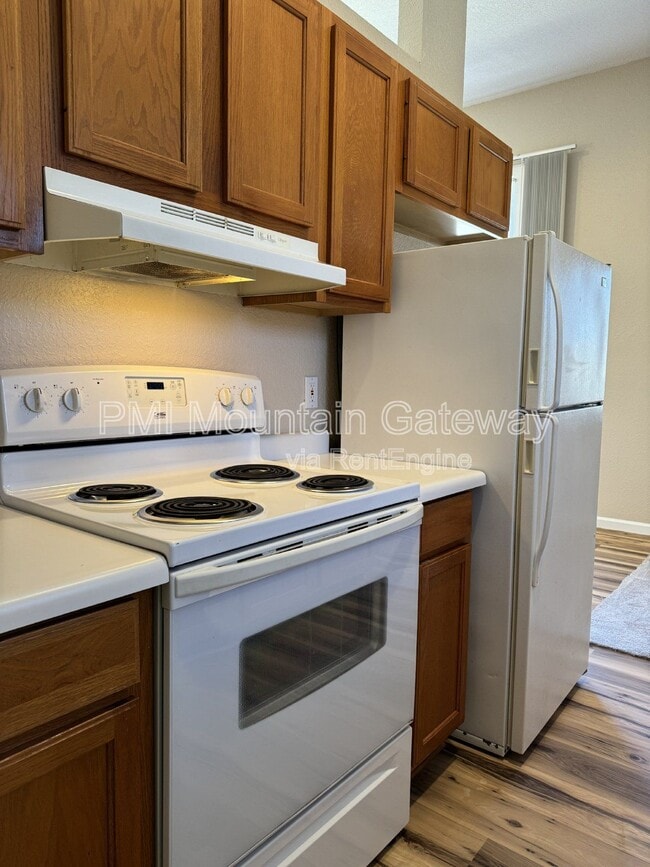 Building Photo - 131 Primrose Dr