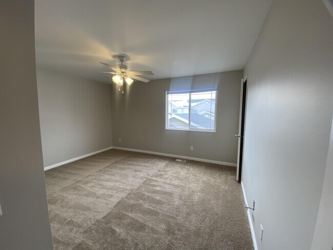 Building Photo - 2355 N 275 E