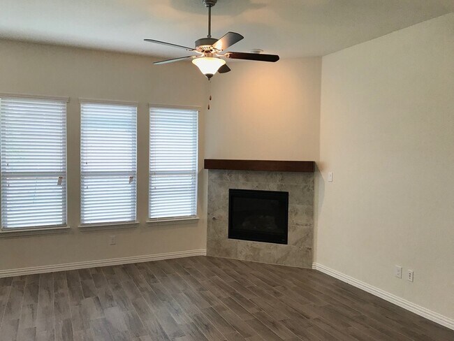 Building Photo - 4532 Frost Ave