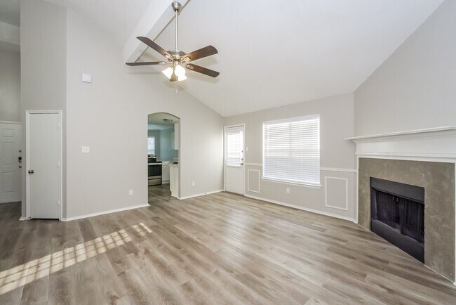 Building Photo - 10229 Winkler Dr