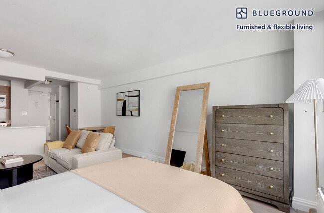 Building Photo - 340 E 51st St