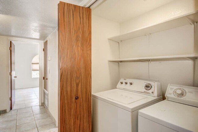 Building Photo - 5374 N Flint Ave