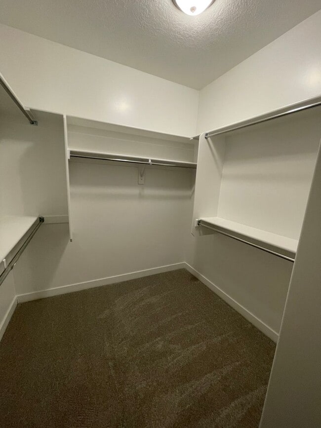 Building Photo - Beautiful house waiting JUST FOR YOU!!!!