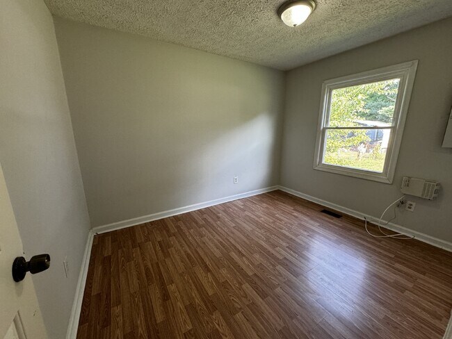 Building Photo - 204 Powell St