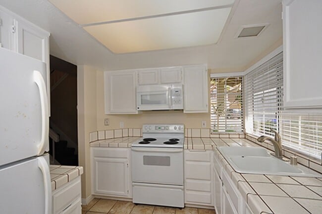 Building Photo - 2955 Brandon Cir