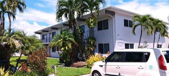 Building Photo - 715 NE 2nd Ave